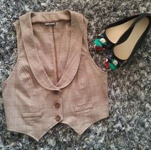 2 for $9 Like new super chic plaid vest